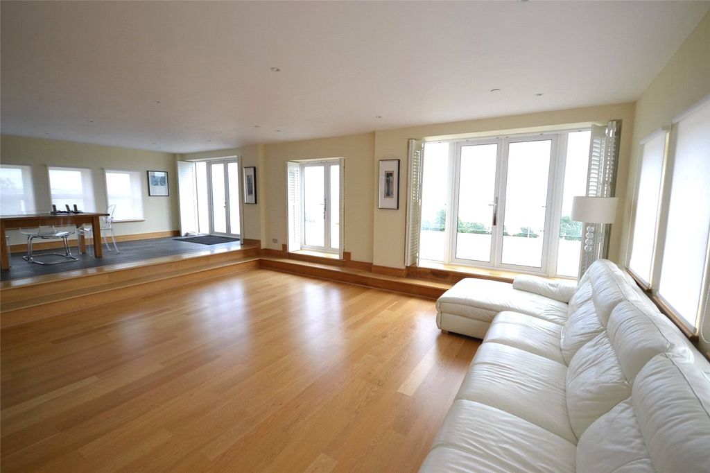 Property photo 3 of 29 Picture No. 24