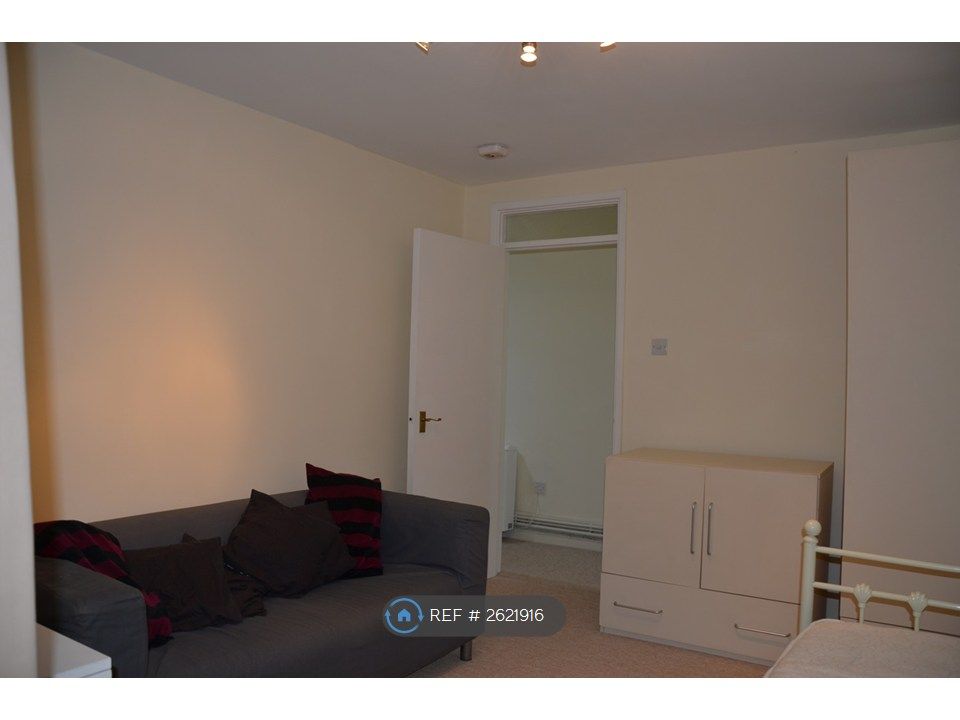 Property photo 3 of 6 Studio Room
