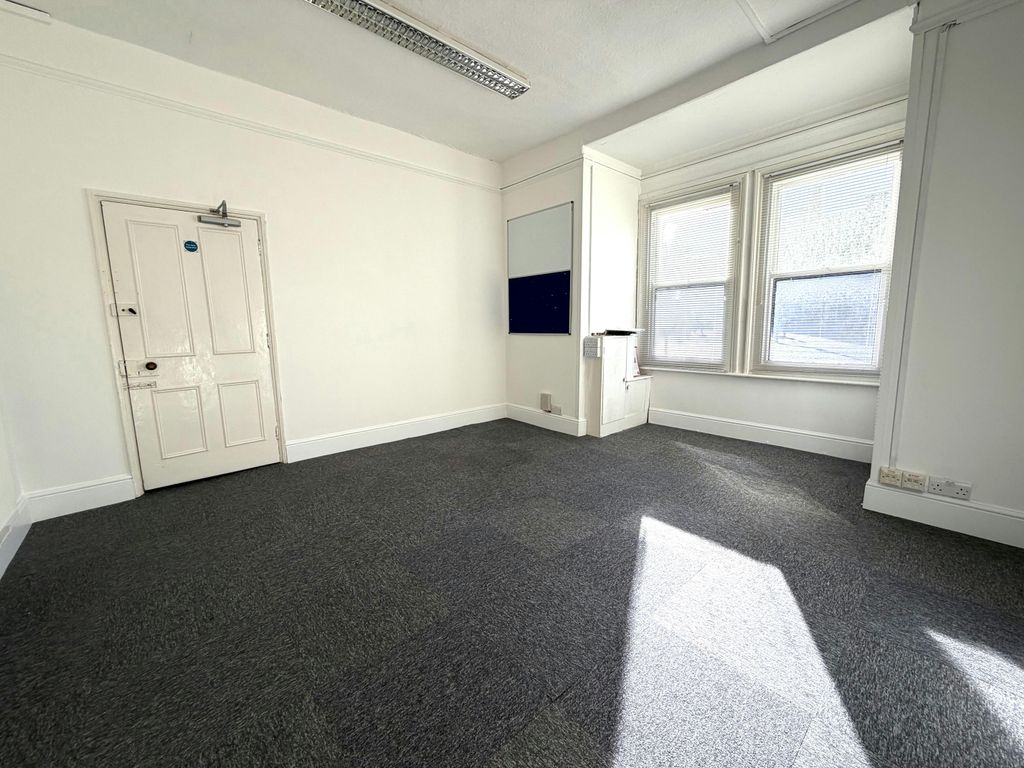 Property photo 3 of 6 Img_5204.Jpeg