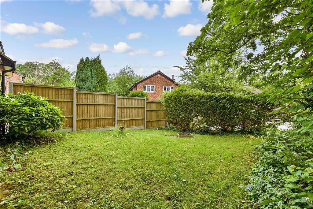 Property photo 1 of 9 Front Garden
