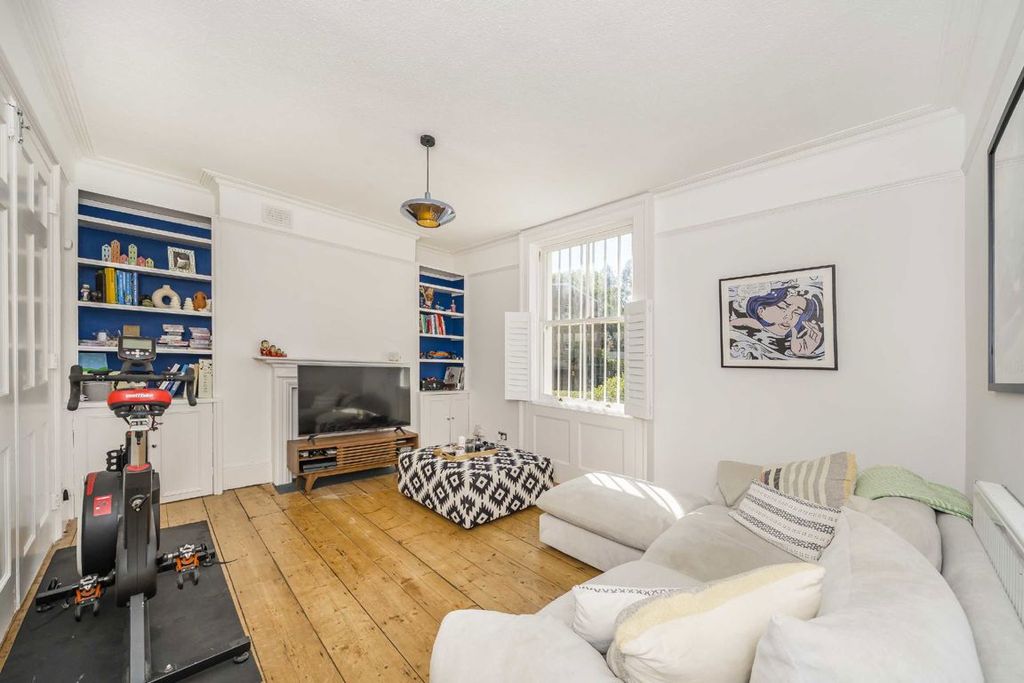 Property photo 2 of 6