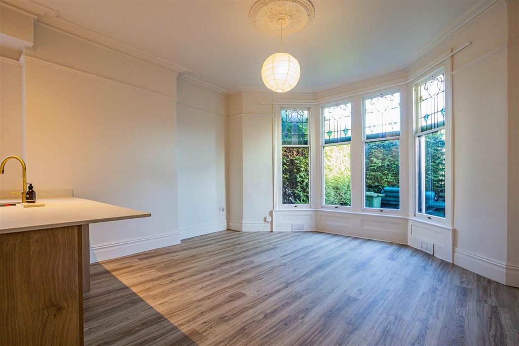 Property photo 3 of 11 Img-5.Jpg