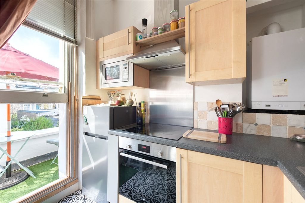 Property photo 3 of 10 Picture No. 05