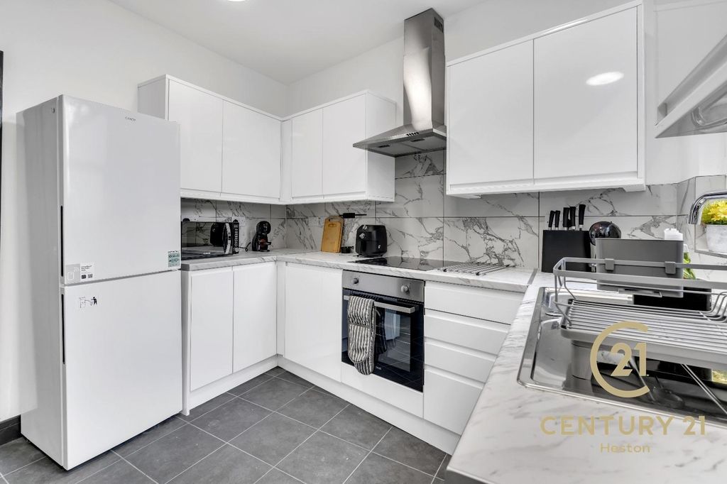 Property photo 3 of 4