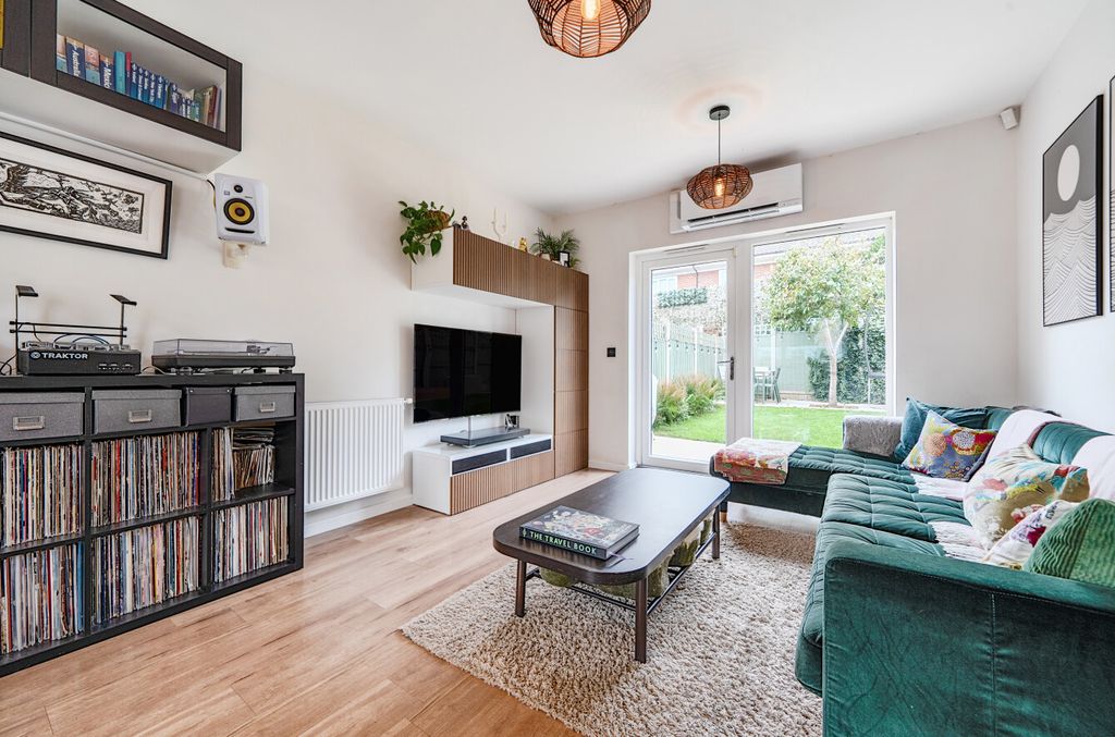 Property photo 2 of 19 1359749-5-68d669B...