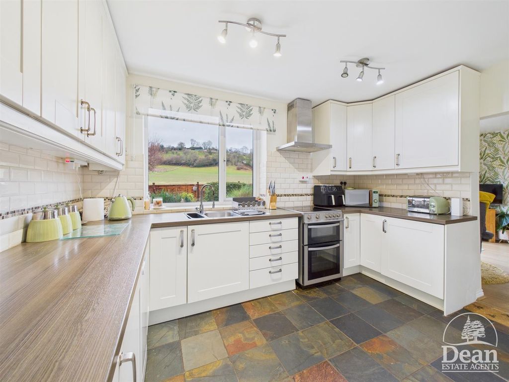 Property photo 3 of 24