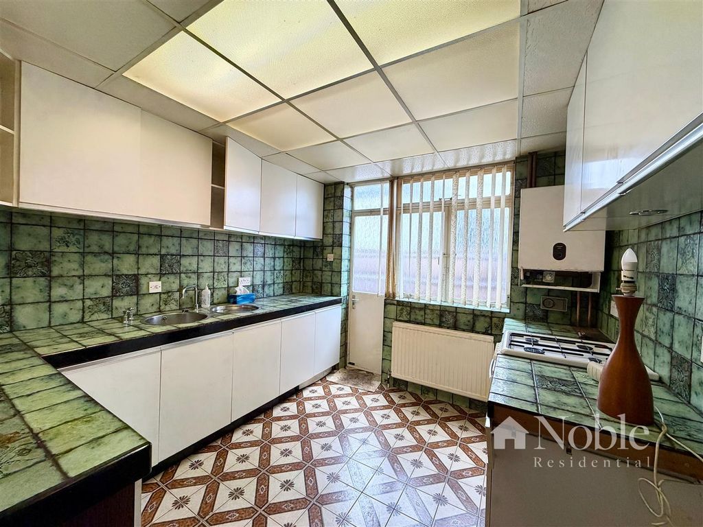 Property photo 2 of 17 Kitchen