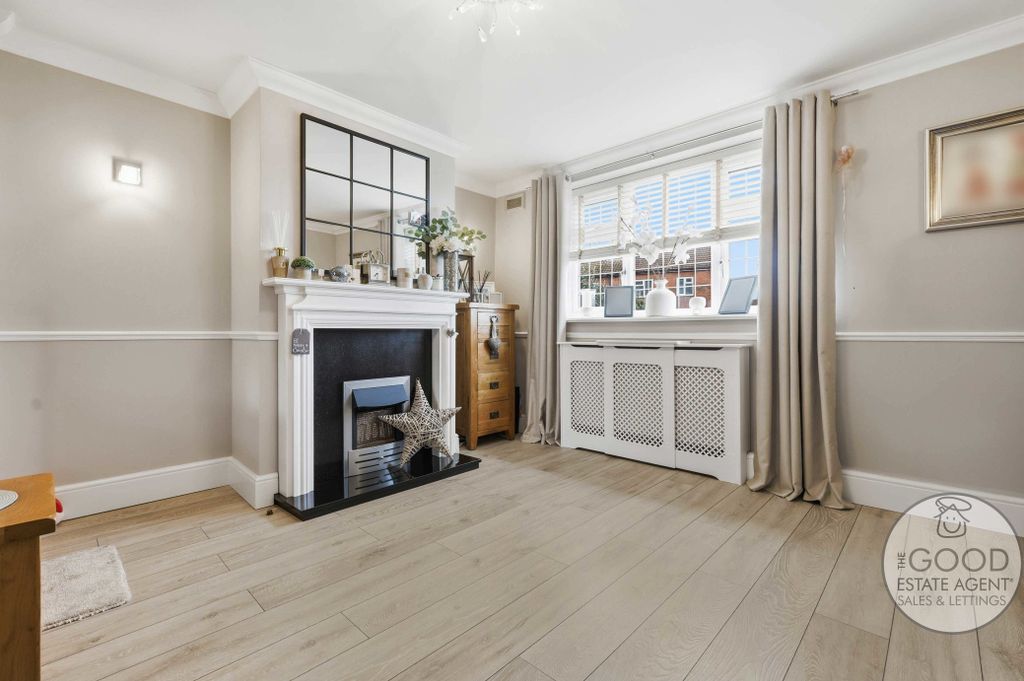 Property photo 3 of 24