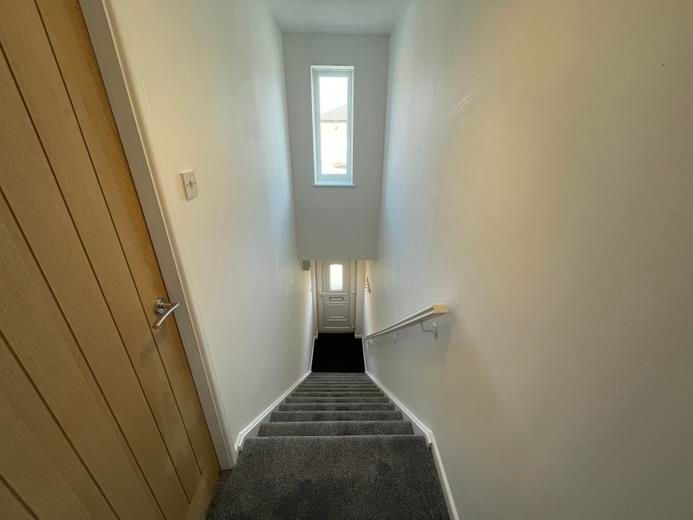 Property photo 2 of 7 Hallway