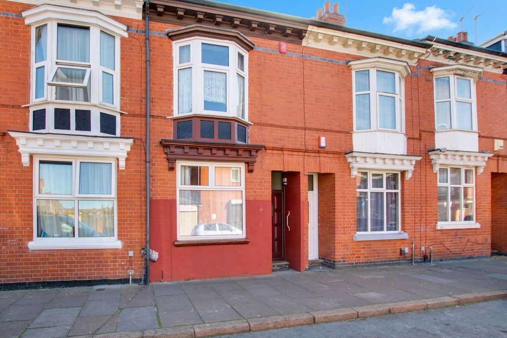 Property photo 1 of 24