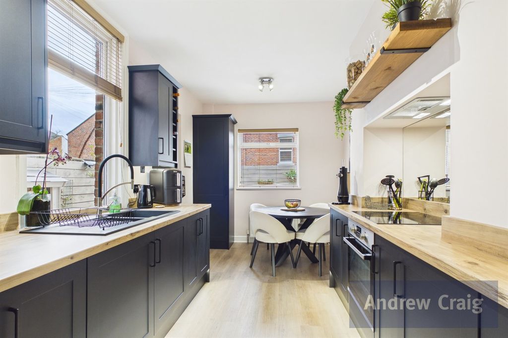 Property photo 3 of 25 Kitchen Breakfast Room