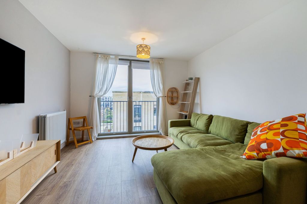 Property photo 3 of 11