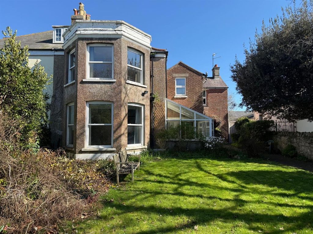 Property photo 1 of 16 Front.Jpeg