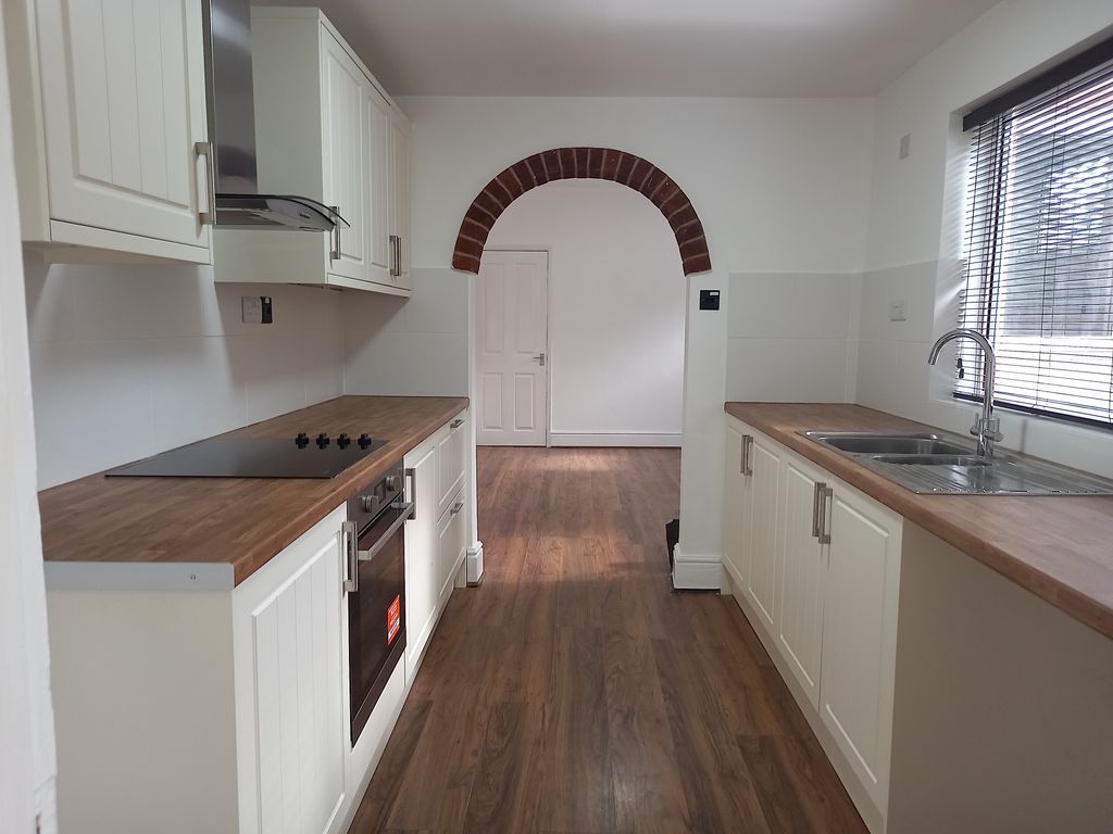 Property photo 2 of 17 Kitchen
