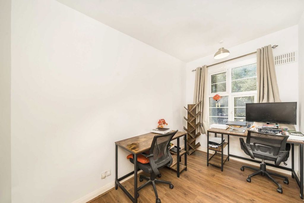 Property photo 3 of 7