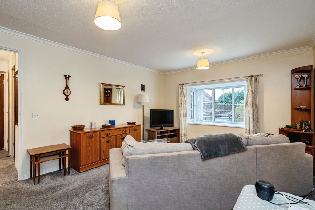 Property photo 2 of 17 Photo