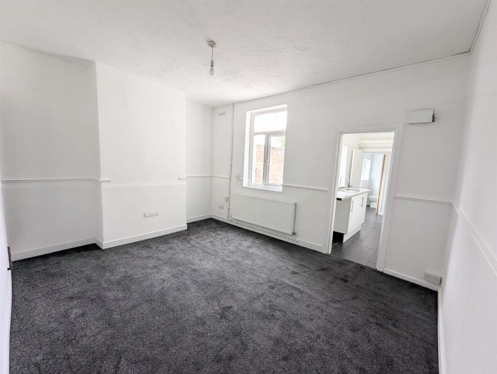 Property photo 3 of 9 F8dc7712-E4F2-41Ae-A363-6cc2668c9d2B.Jpg