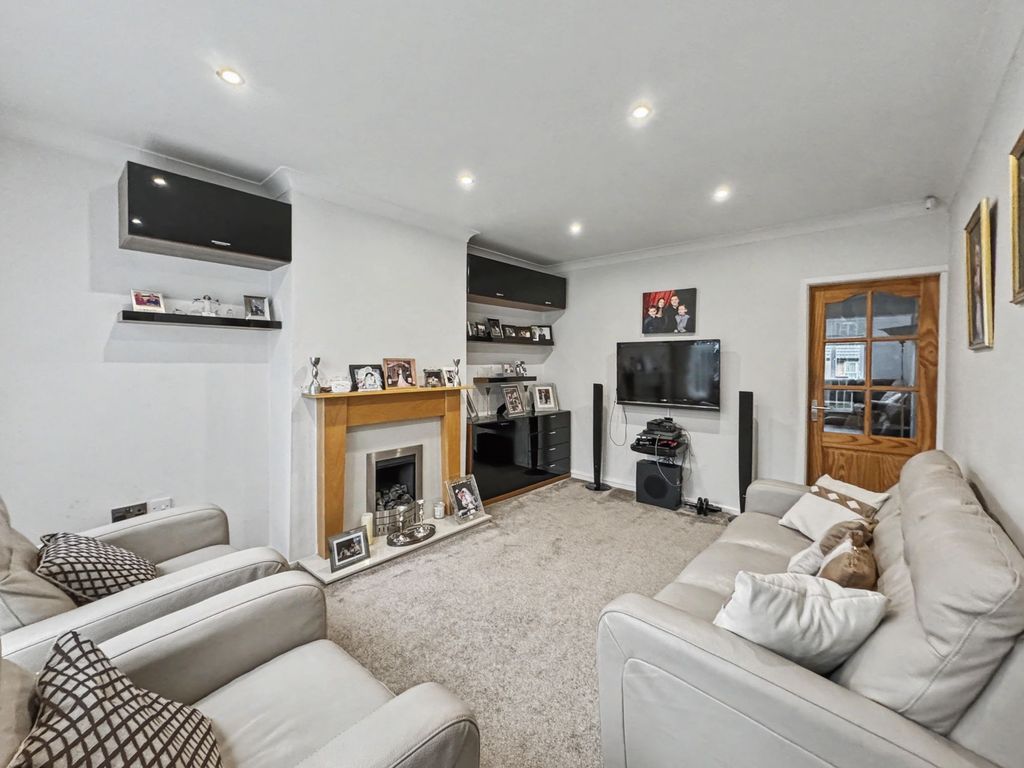 Property photo 3 of 29