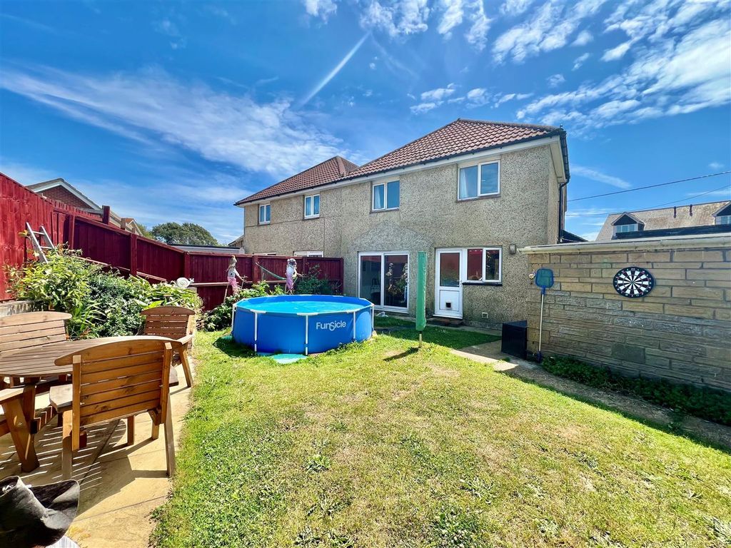 Property photo 2 of 18