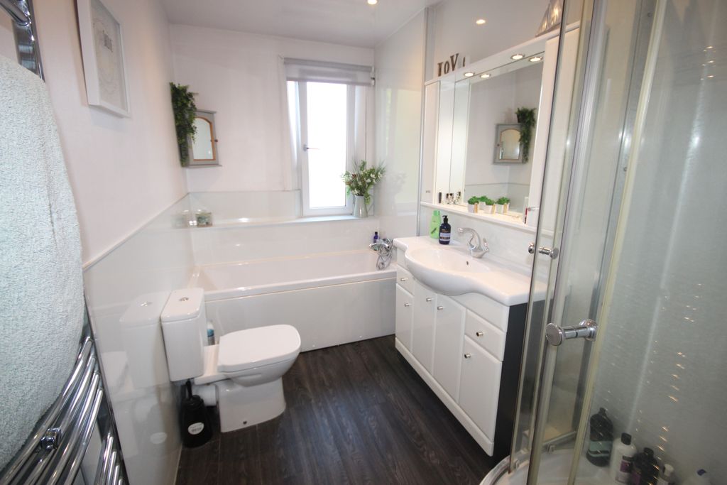 3 bed flat for saleWater Path, Banff AB45 photo 5