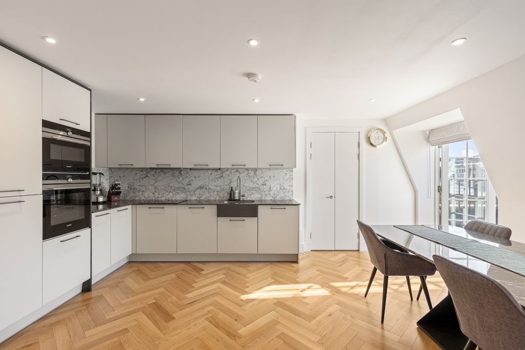 Property photo 2 of 13 094A0043