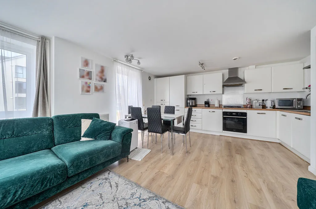 Apartment in Milton Keynes, Brooklands, Broughton and Milton Keynes - More