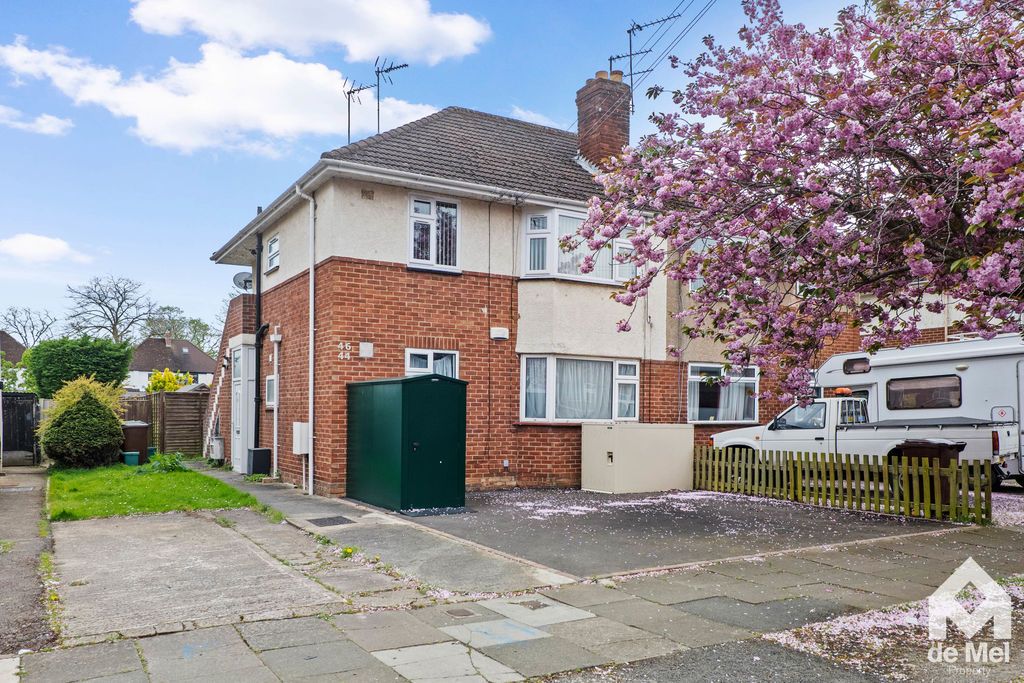 Property photo 1 of 8 Photo 8