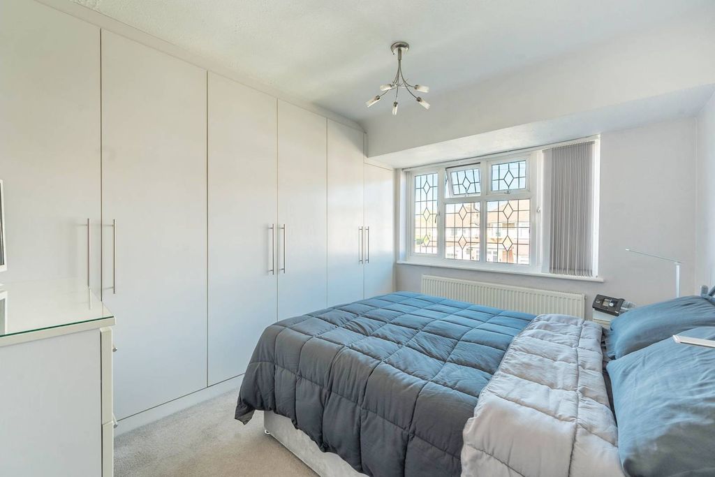 Property photo 3 of 24