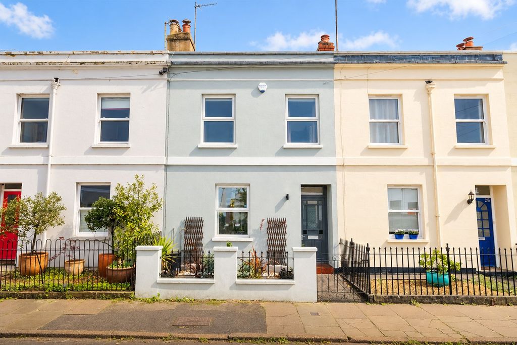 Property photo 1 of 13