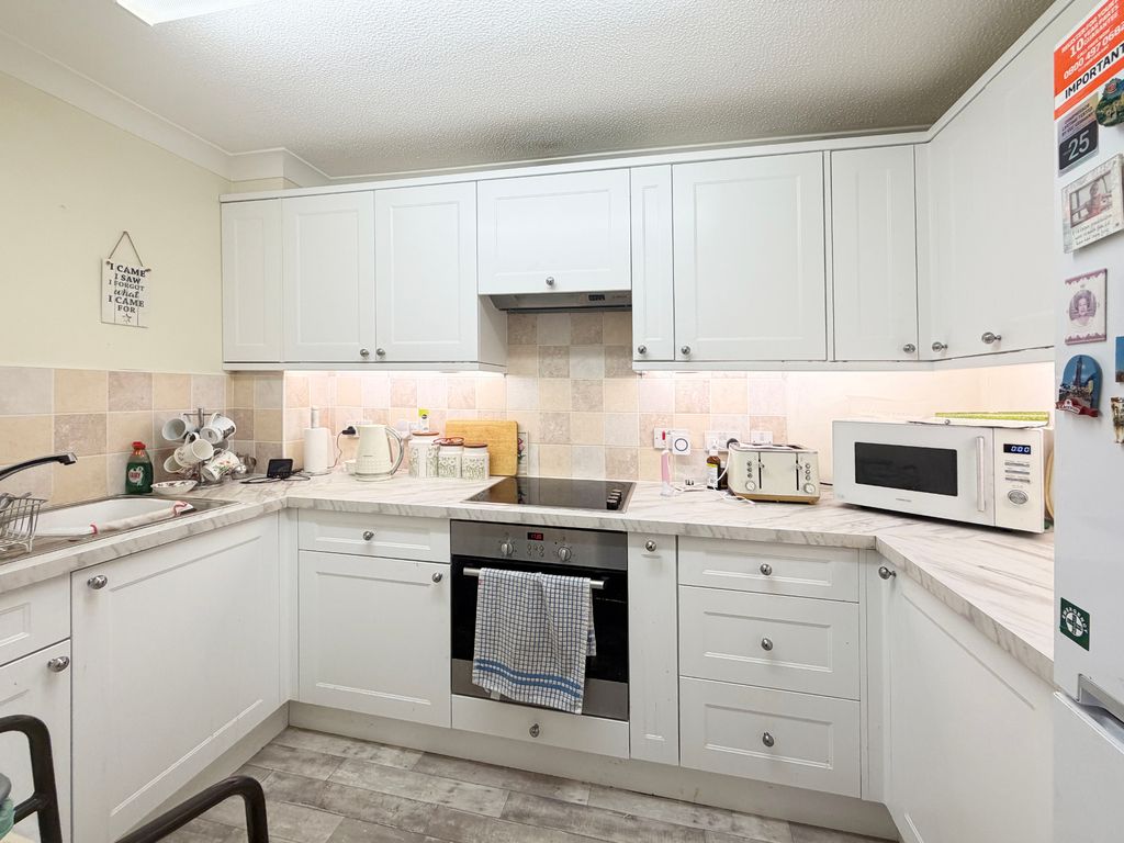 Property photo 3 of 9 MC 19 Kitchen