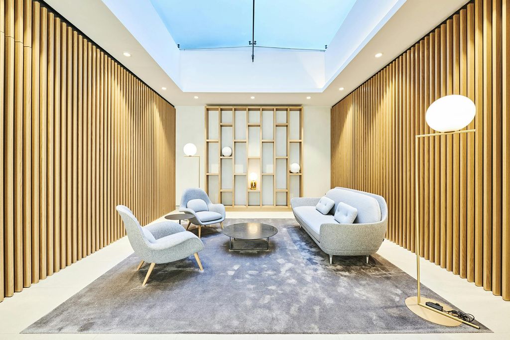 Property photo 2 of 20 4144Greatqueenstreet_Nsp3509Lowres.Jpg