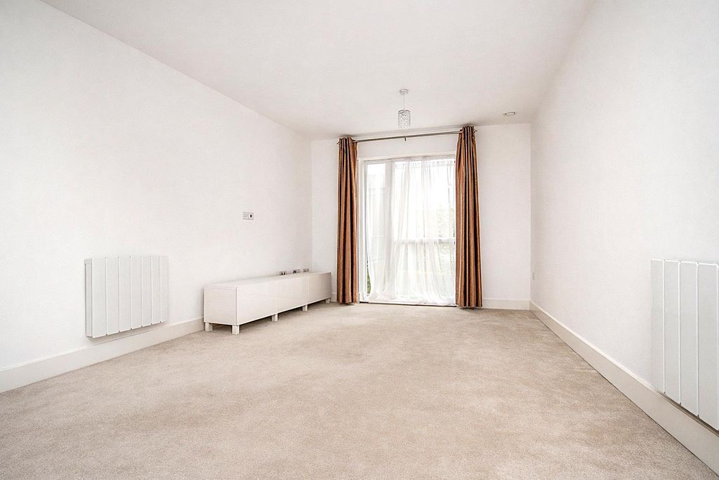 Property photo 2 of 11 Lounge/Dining Room