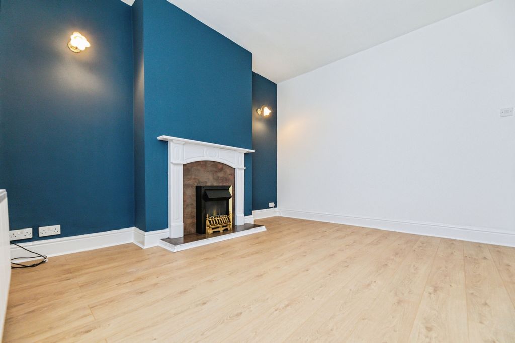 Property photo 3 of 21 2A8A5399-2-1013