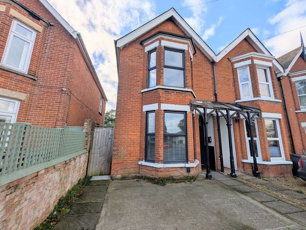 Property photo 2 of 28