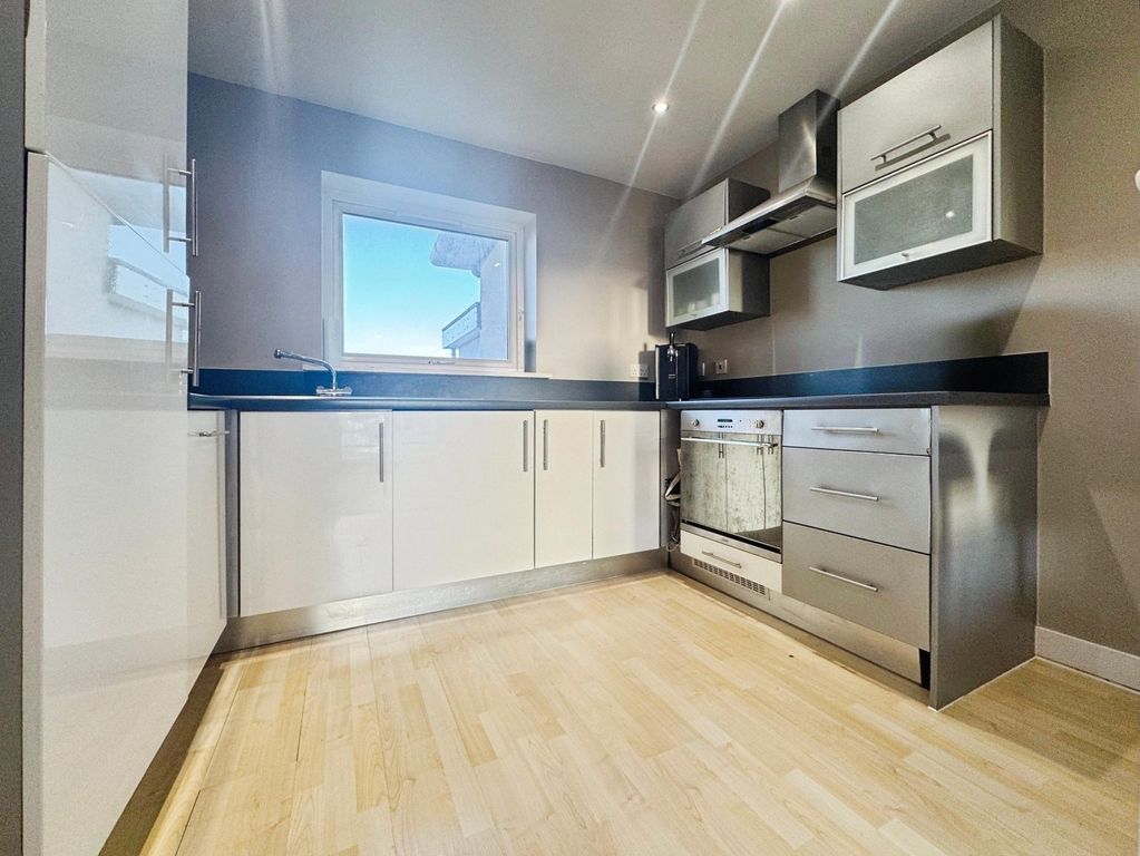 Property photo 2 of 11 Picture No. 23