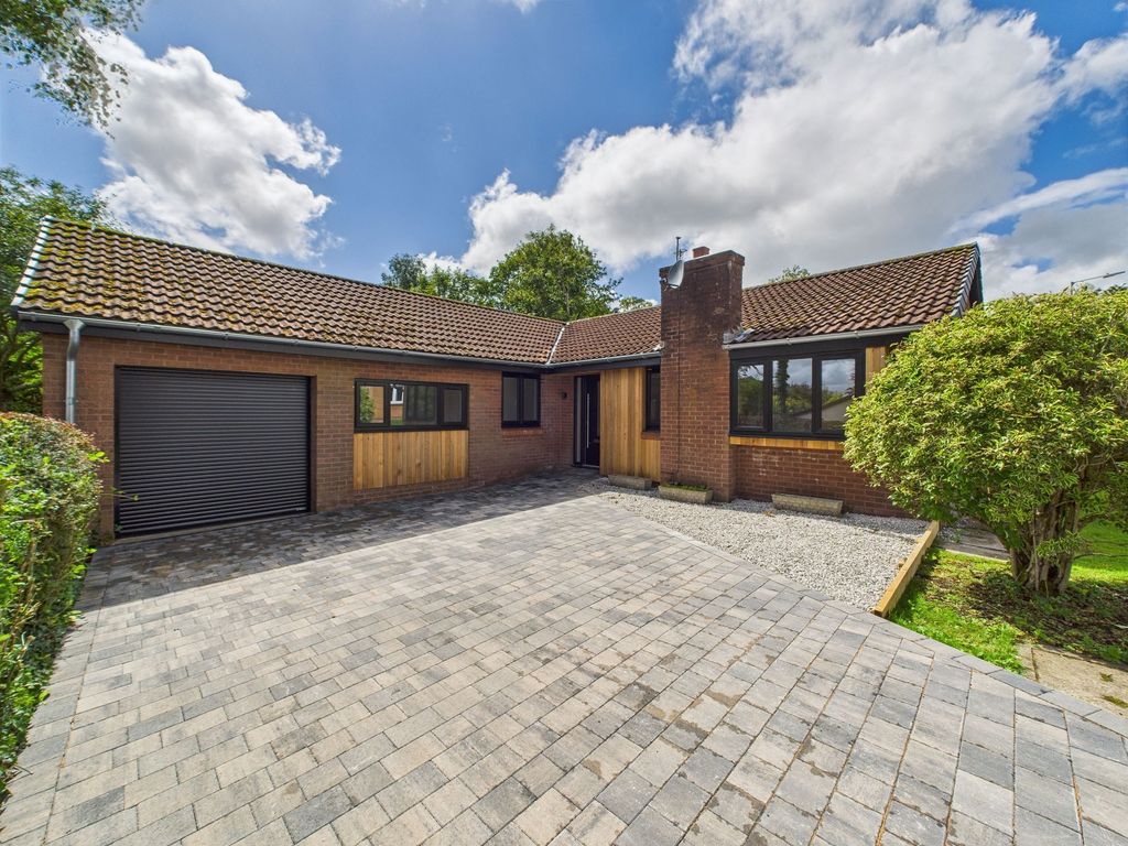 Property photo 1 of 33
