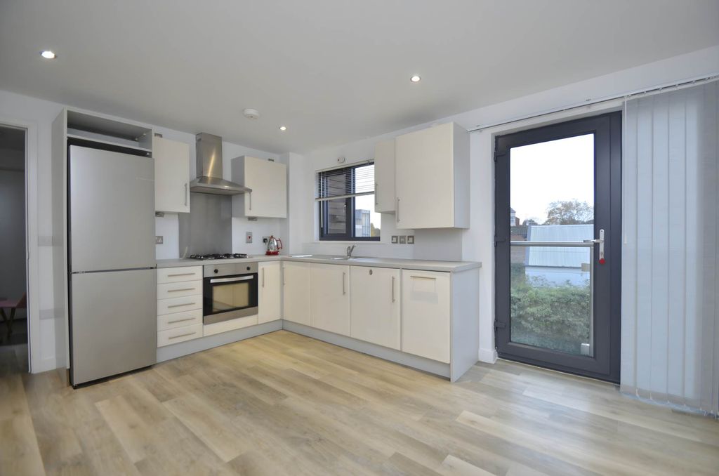 Property photo 2 of 6