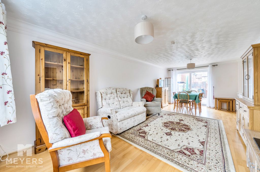Property photo 3 of 12