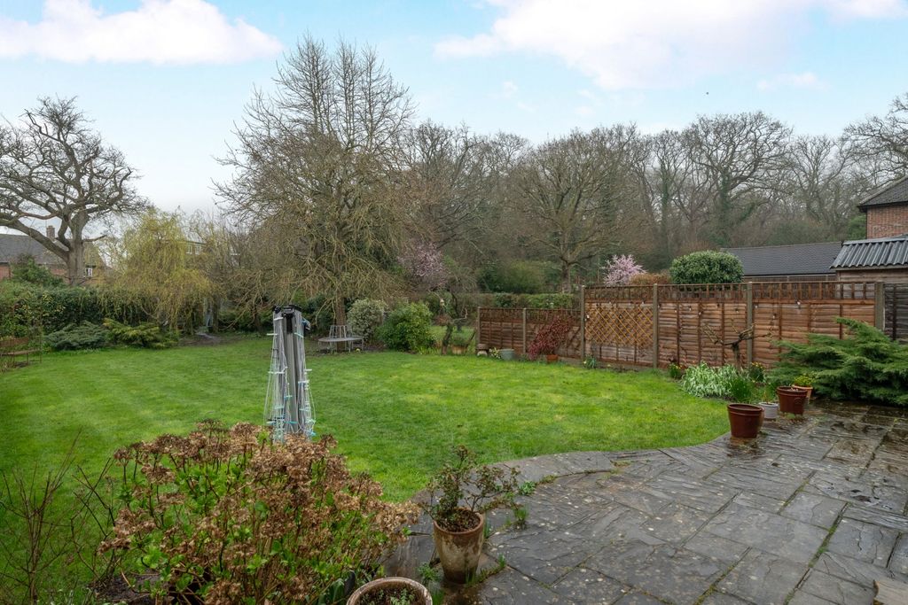 Property photo 2 of 25 Garden/Terrace