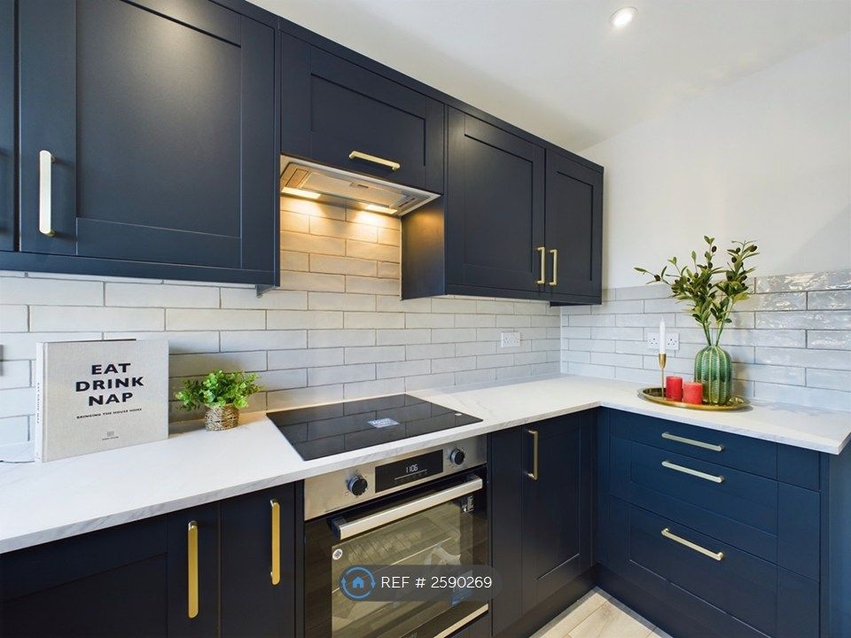 Property photo 1 of 11 Kitchen