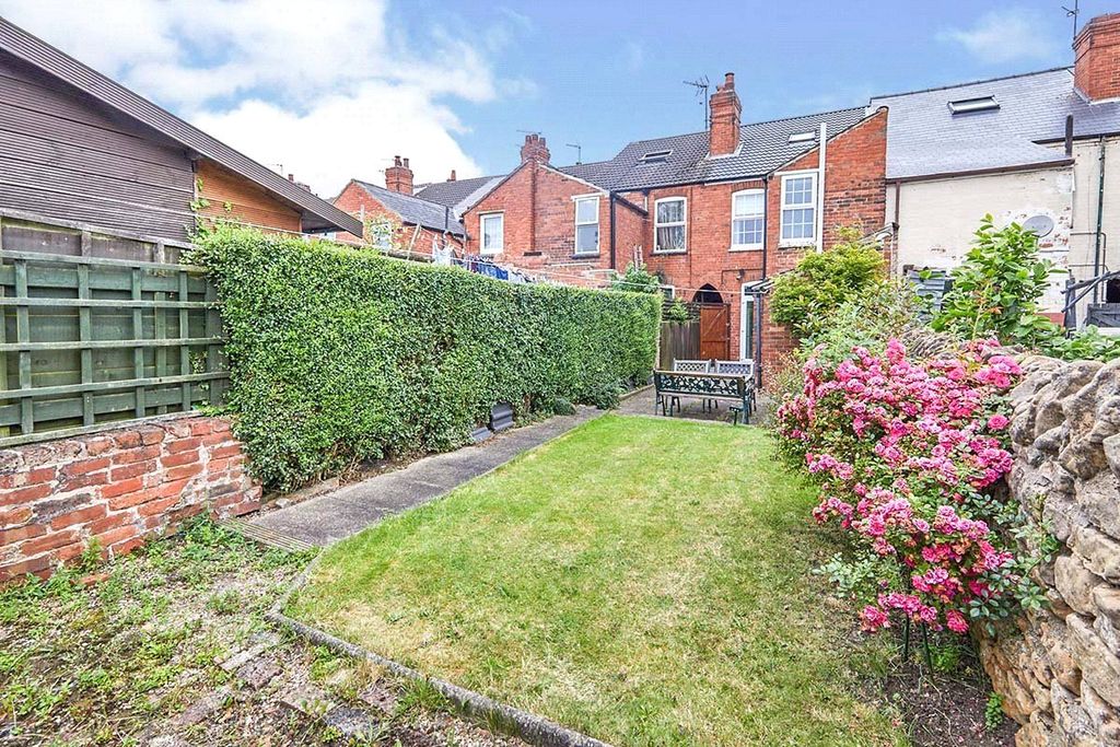 Property photo 3 of 12 Garden