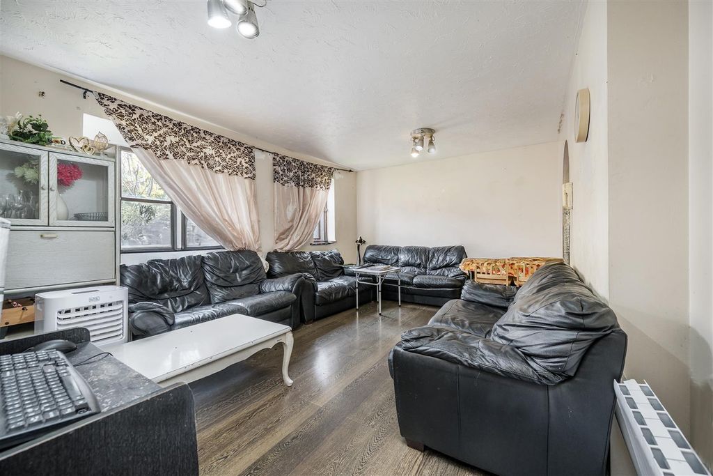 Property photo 3 of 9 53592_Hi-Res(01).Jpg