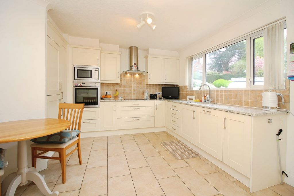 Property photo 3 of 34