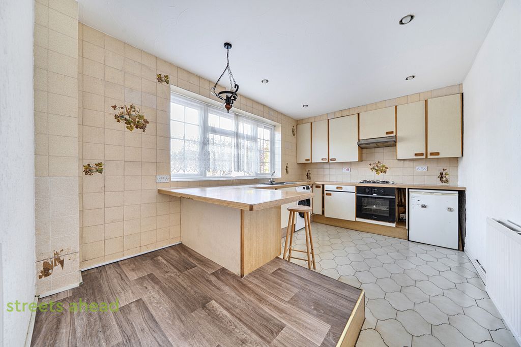 Property photo 3 of 23 5c1A59Dd-2B56-424...