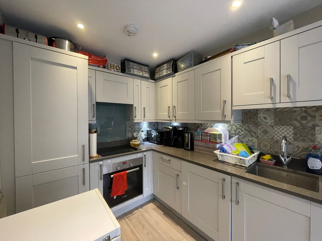 Property photo 3 of 15 Kitchen