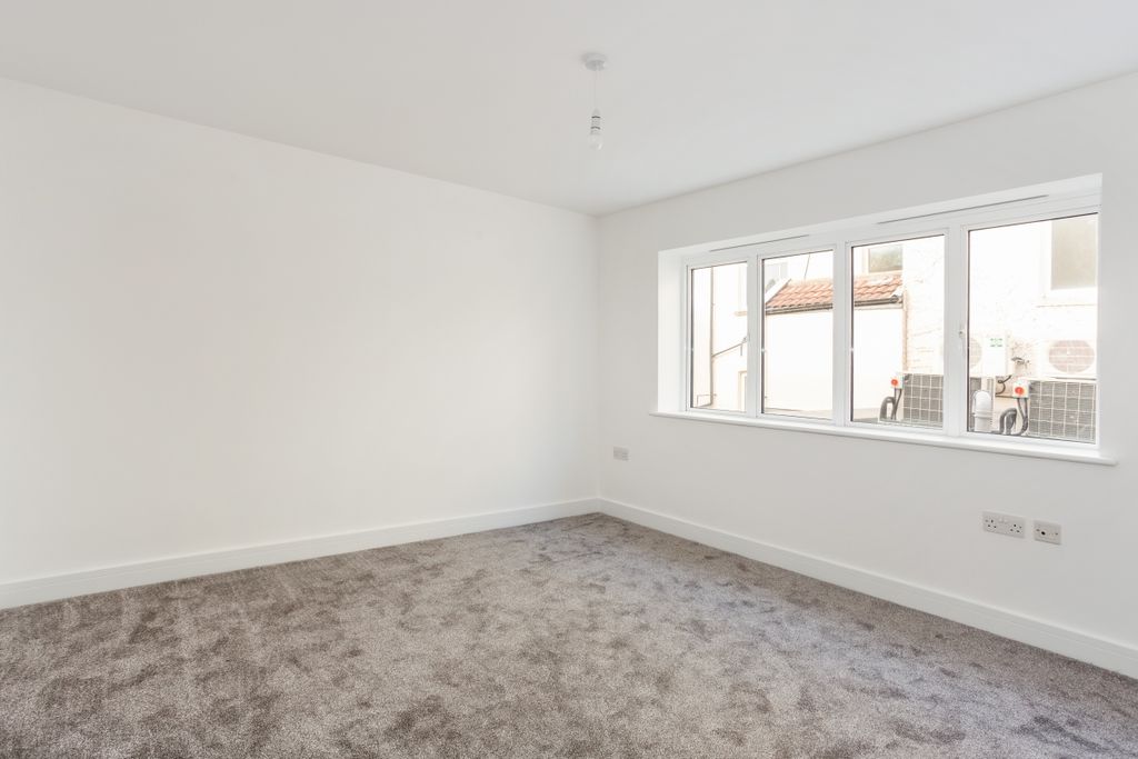 Property photo 3 of 19 12