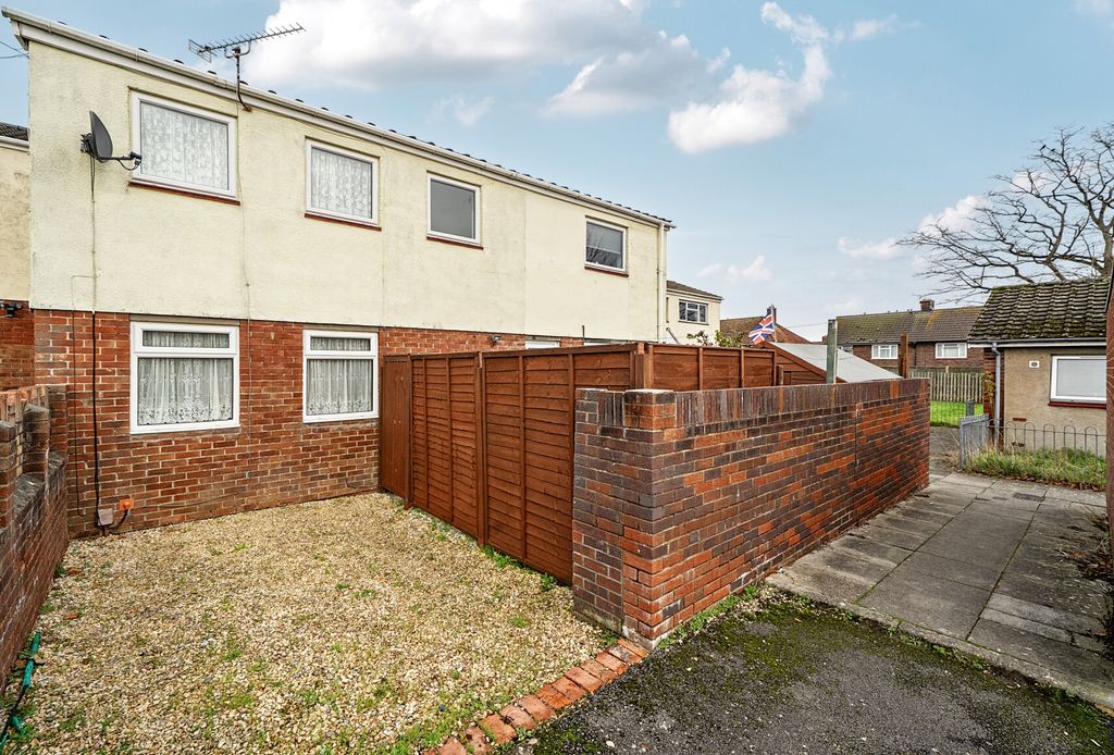 Property photo 1 of 12 1385172-2-6927070...