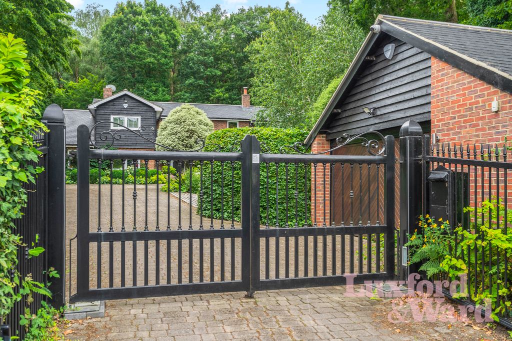 Property photo 1 of 30 Gated Driveway