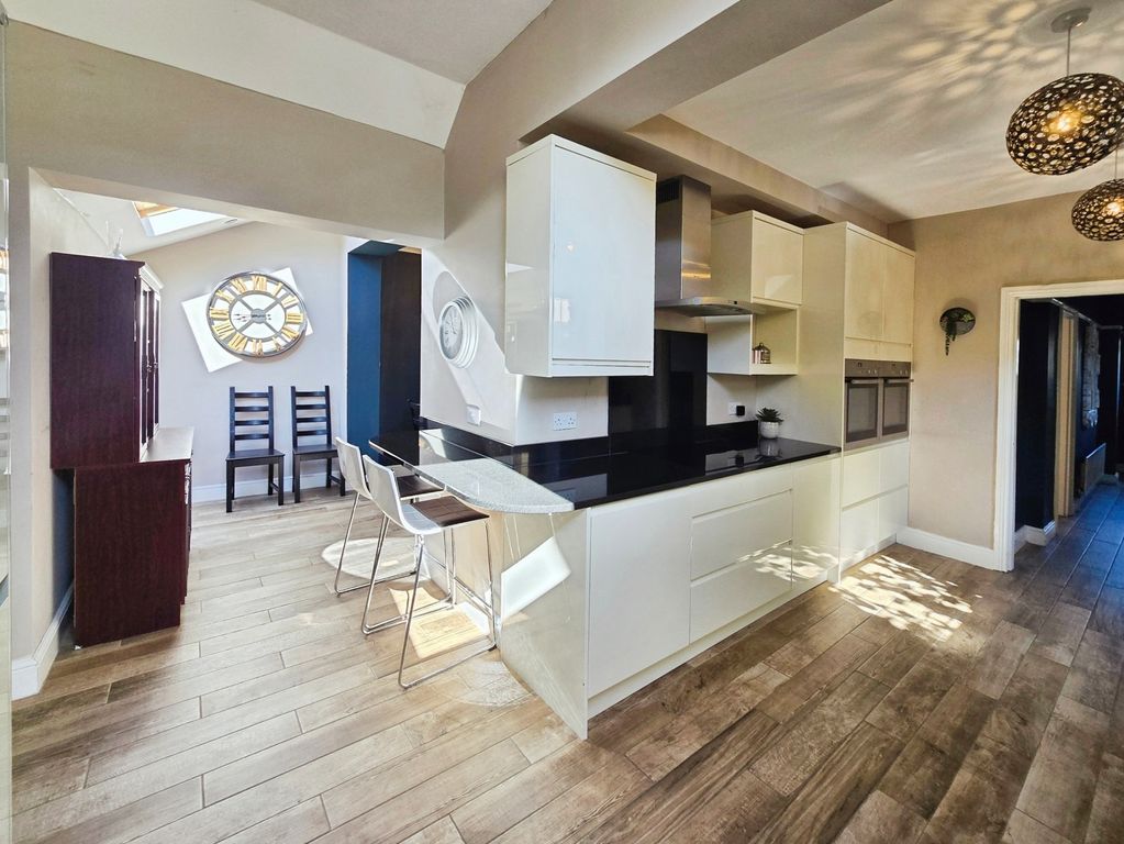 Property photo 3 of 19 Pbox-Img.Jpg