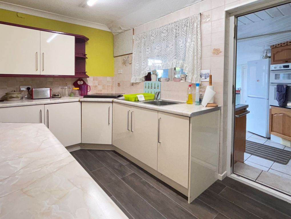 Property photo 2 of 15 Kitchen 1